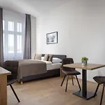 Morris 4* Млада-Болеслав